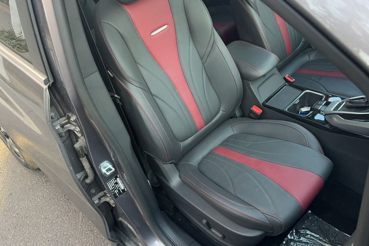 Used SAIC MAXUS EUNIQ 5 2020 Flagship Version with Large Battery 7 Seats Right Front Seat