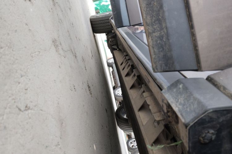 Used SAIC MAXUS EUNIQ 5 2020 Flagship Version with Large Battery 7 Seats Right Side Sill