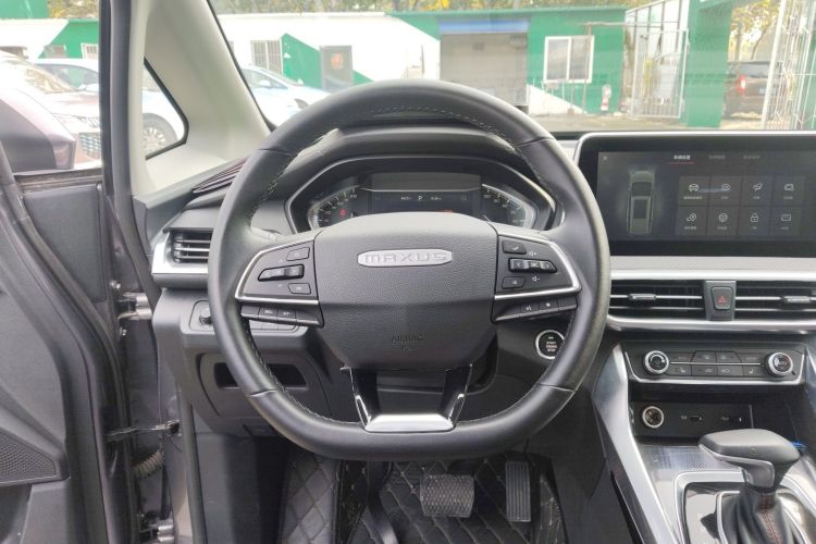 Used SAIC MAXUS EUNIQ 5 2020 Flagship Version with Large Battery 7 Seats Steering Wheel