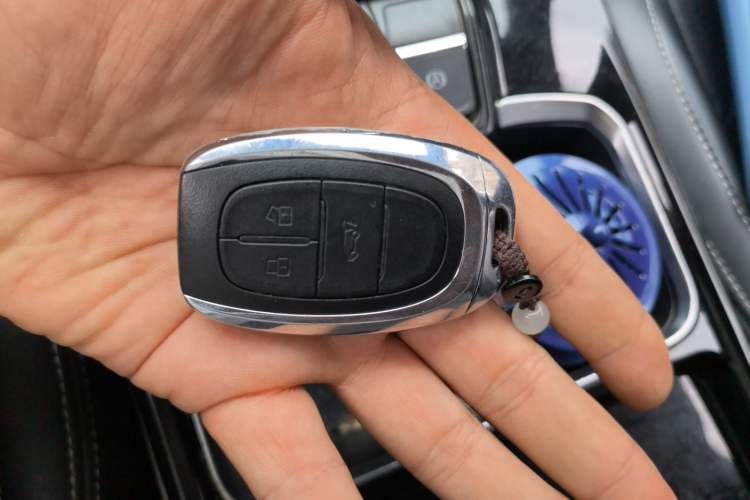 Used SAIC MAXUS EUNIQ 5 2020 1.3T PLUG-IN Elite Edition Vehicle Key