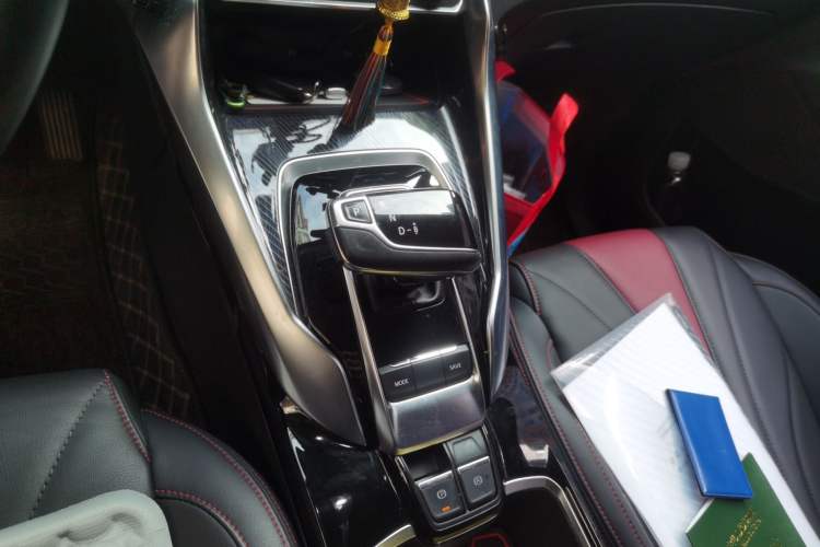 Used SAIC MAXUS EUNIQ 5 2020 1.3T PLUG-IN Luxury Edition Gear Lever