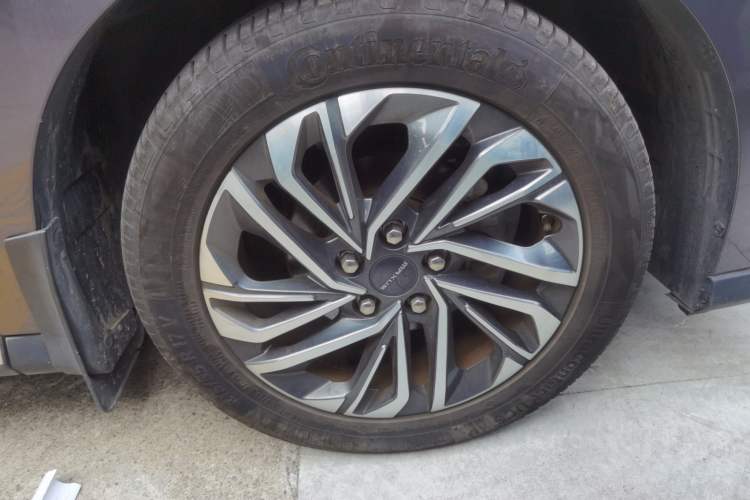 Used SAIC MAXUS EUNIQ 5 2020 1.3T PLUG-IN Luxury Edition Right Front Wheel Hub
