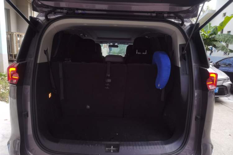 Used SAIC MAXUS EUNIQ 5 2020 1.3T PLUG-IN Luxury Edition Trunk