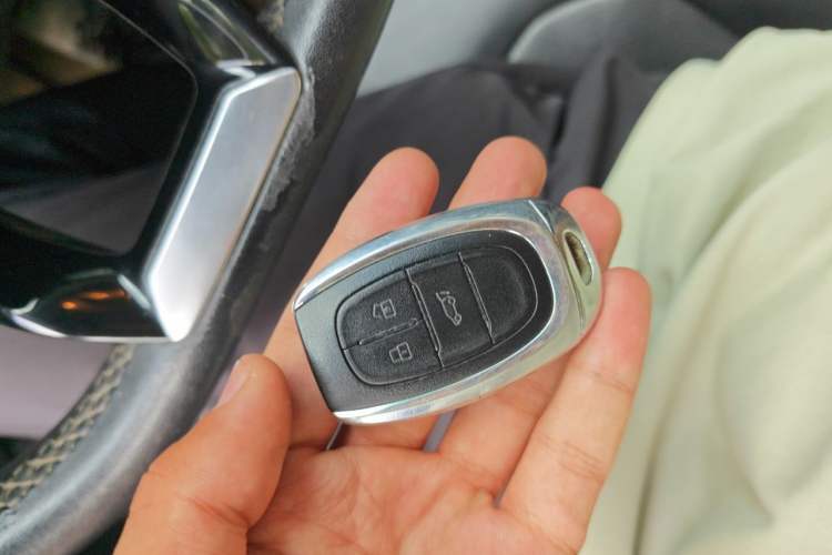 Used SAIC MAXUS EUNIQ 5 2020 1.3T PLUG-IN Elite Edition Interior 1