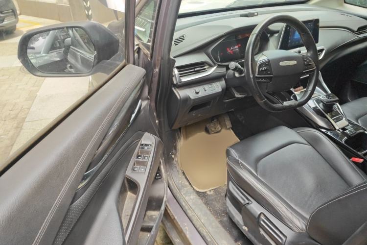 Used SAIC MAXUS EUNIQ 5 2020 1.3T PLUG-IN Elite Edition Interior 3