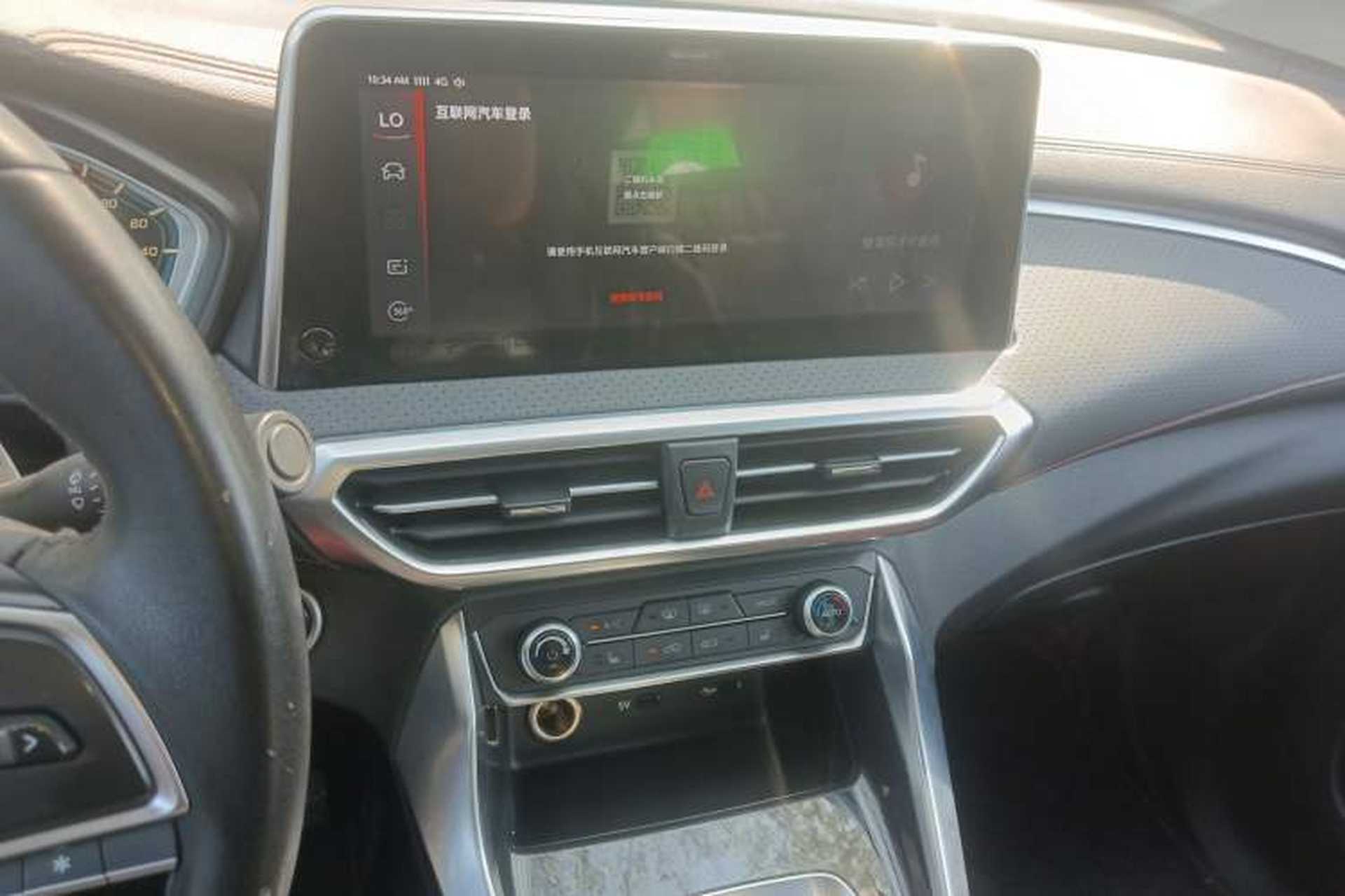 Used SAIC MAXUS EUNIQ 5 2020 1.3T PLUG-IN Luxury Edition Audio And AC Panel