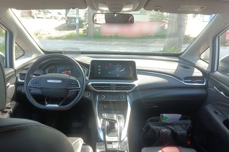 Used SAIC MAXUS EUNIQ 5 2020 1.3T PLUG-IN Luxury Edition Center Console