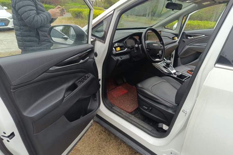 Used SAIC MAXUS EUNIQ 5 2020 1.3T PLUG-IN Luxury Edition Driver Seat