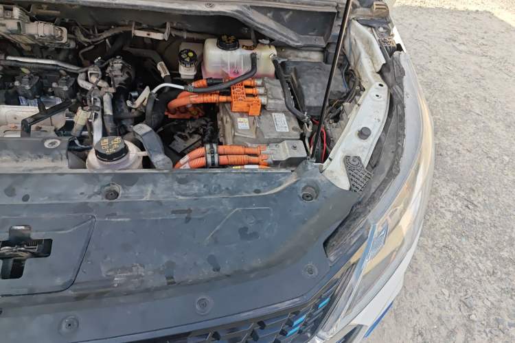 Used SAIC MAXUS EUNIQ 5 2020 1.3T PLUG-IN Elite Edition Engine Bay Left