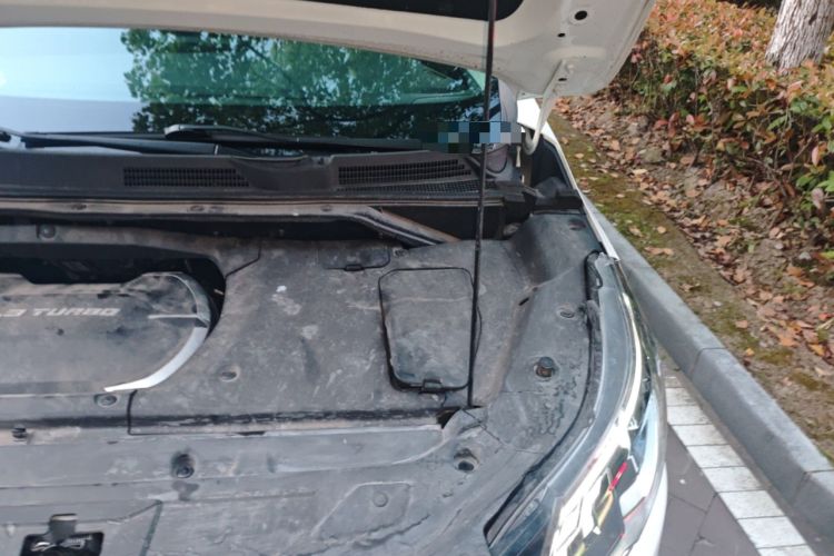 Used SAIC MAXUS EUNIQ 5 2020 1.3T PLUG-IN Elite Edition Engine Bay Left