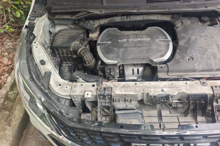 Used SAIC MAXUS EUNIQ 5 2020 1.3T PLUG-IN Elite Edition Engine Bay Right