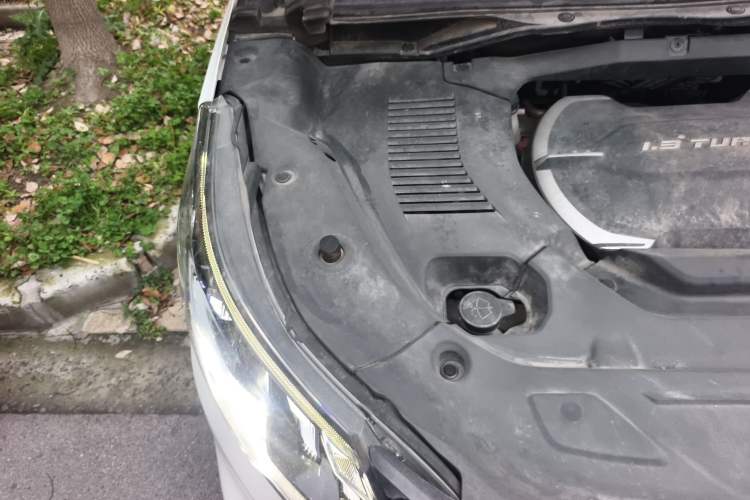 Used SAIC MAXUS EUNIQ 5 2020 1.3T PLUG-IN Luxury Edition Engine Bay Right