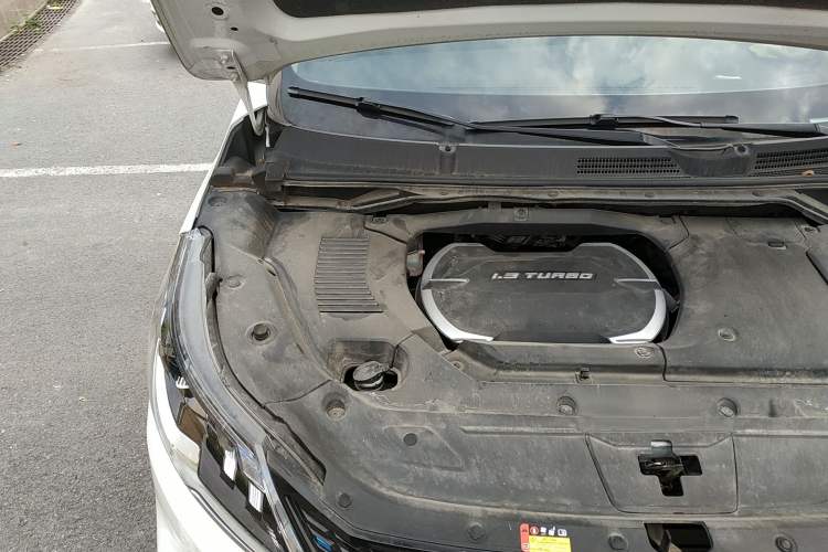 Used SAIC MAXUS EUNIQ 5 2020 1.3T PLUG-IN Elite Edition Engine Bay Right