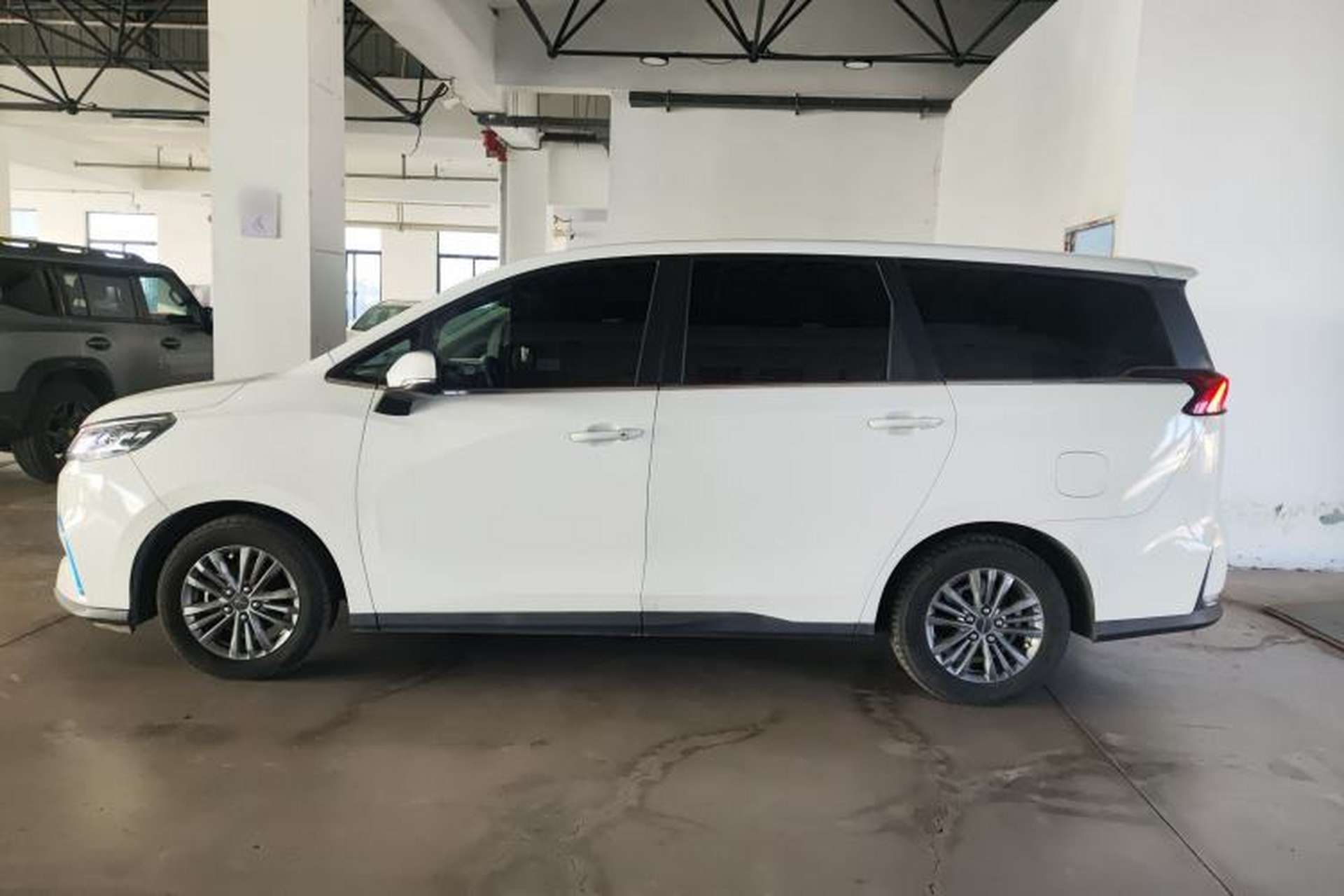 Used SAIC MAXUS EUNIQ 5 2020 1.3T PLUG-IN Elite Edition Exterior 3