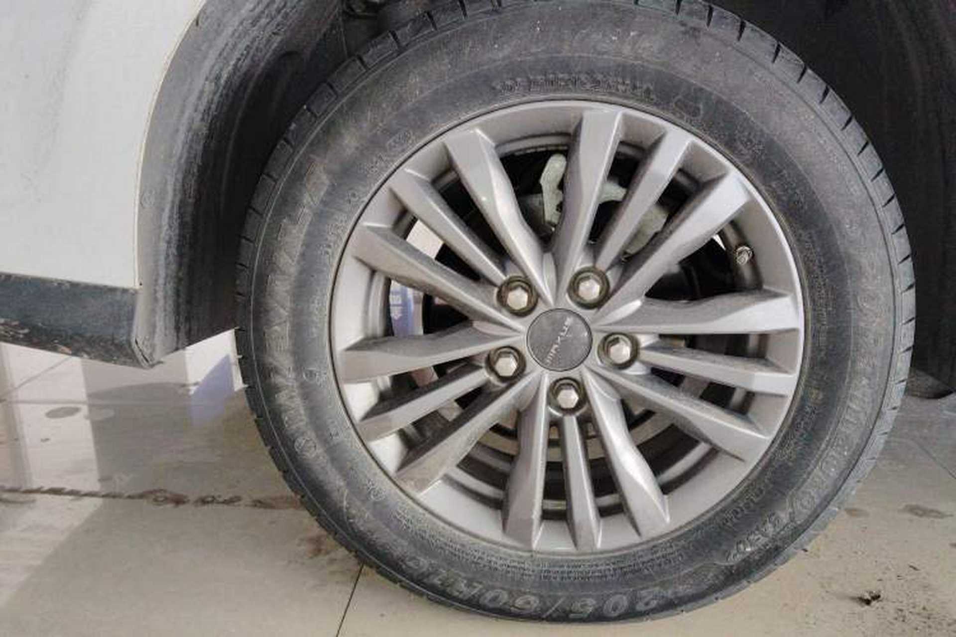 Used SAIC MAXUS EUNIQ 5 2020 Elite Edition 7 Seats Exterior 5