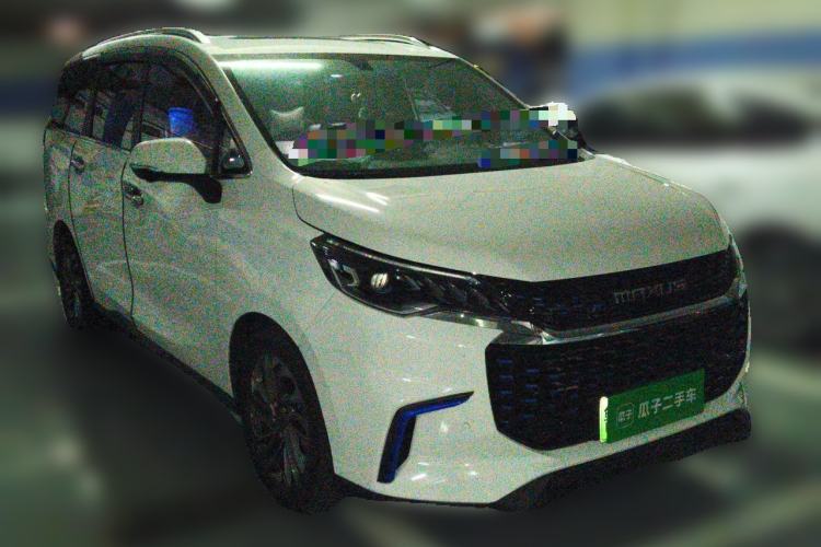 Used SAIC MAXUS EUNIQ 5 2020 Luxury Edition 7 Seats Front Right 45 Deg