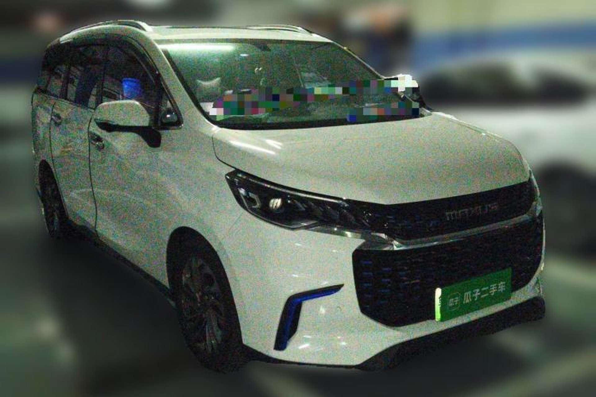Used SAIC MAXUS EUNIQ 5 2020 Luxury Edition 7 Seats Front Right 45 Deg