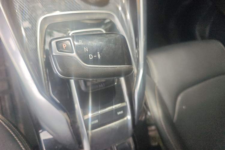 Used SAIC MAXUS EUNIQ 5 2020 1.3T PLUG-IN Elite Edition Gear Lever
