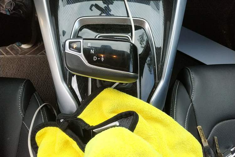 Used SAIC MAXUS EUNIQ 5 2020 1.3T PLUG-IN Elite Edition Gear Lever