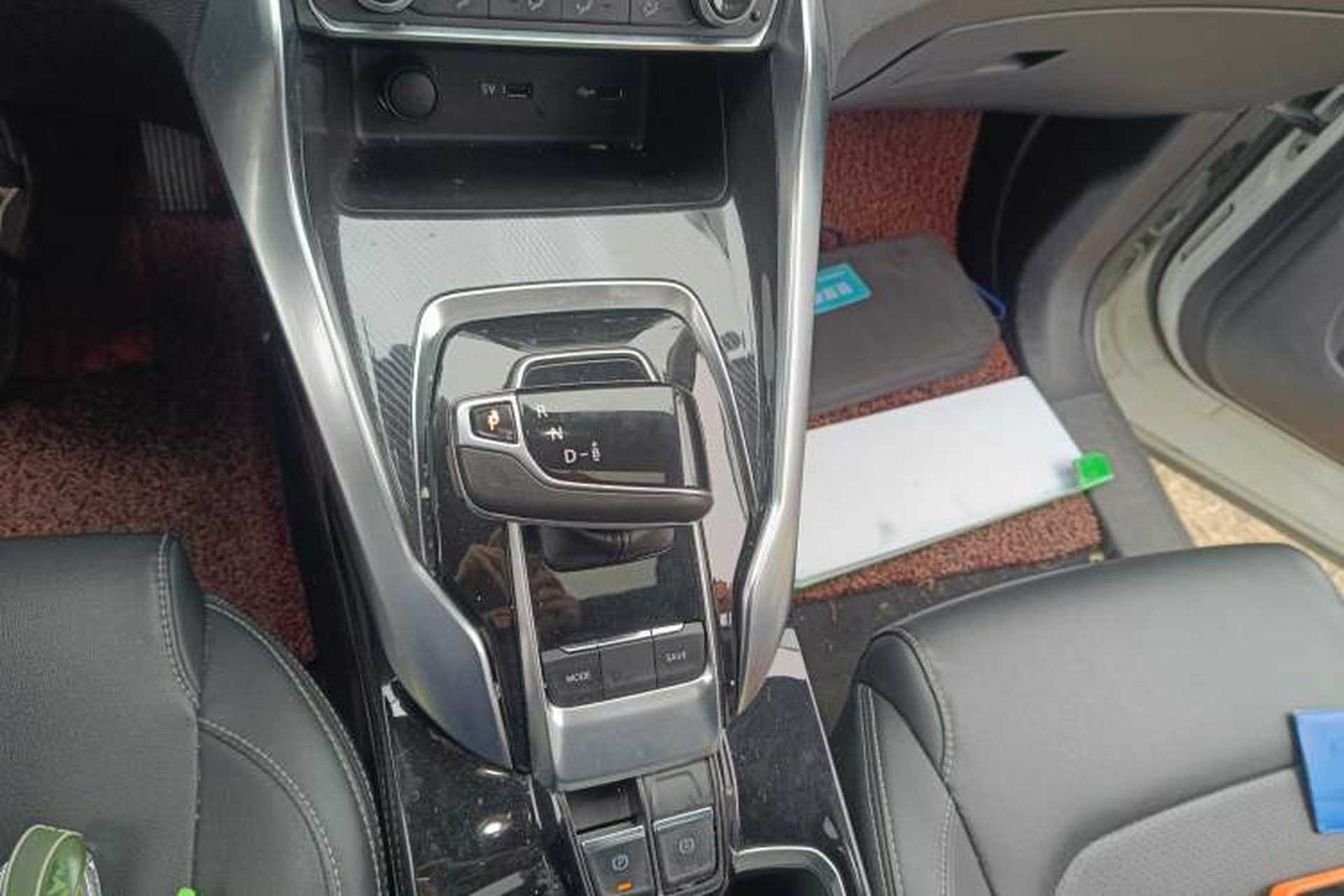 Used SAIC MAXUS EUNIQ 5 2020 1.3T PLUG-IN Luxury Edition Gear Lever