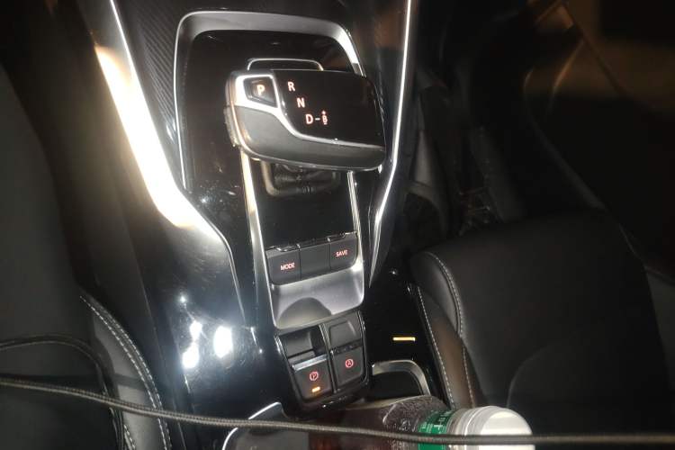Used SAIC MAXUS EUNIQ 5 2020 1.3T PLUG-IN Luxury Edition Gear Lever
