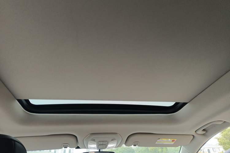 Used SAIC MAXUS EUNIQ 5 2020 1.3T PLUG-IN Luxury Edition Headliner
