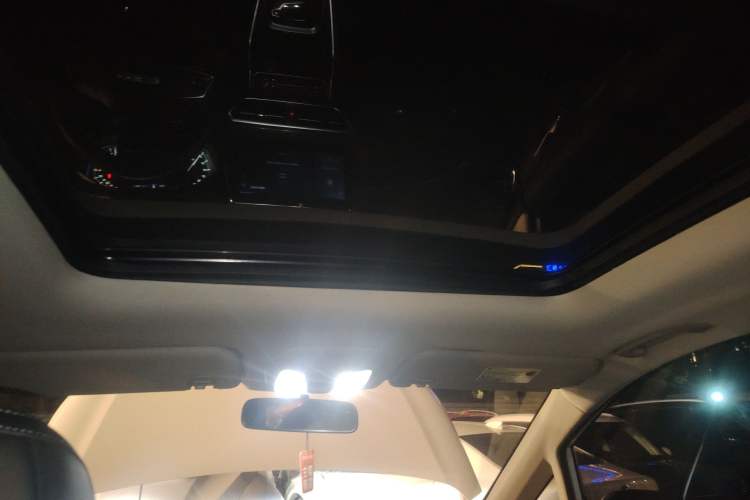 Used SAIC MAXUS EUNIQ 5 2020 1.3T PLUG-IN Luxury Edition Headliner