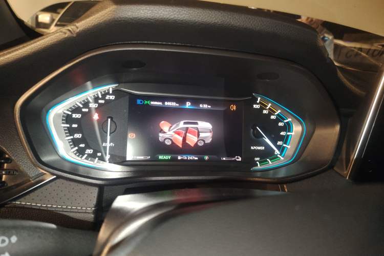 Used SAIC MAXUS EUNIQ 5 2020 1.3T PLUG-IN Luxury Edition Instrument Cluster