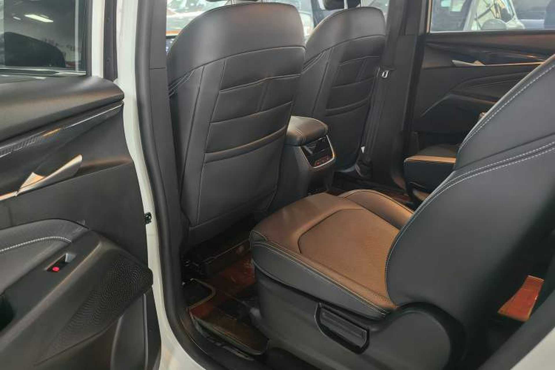 Used SAIC MAXUS EUNIQ 5 2020 1.3T PLUG-IN Elite Edition Interior 3