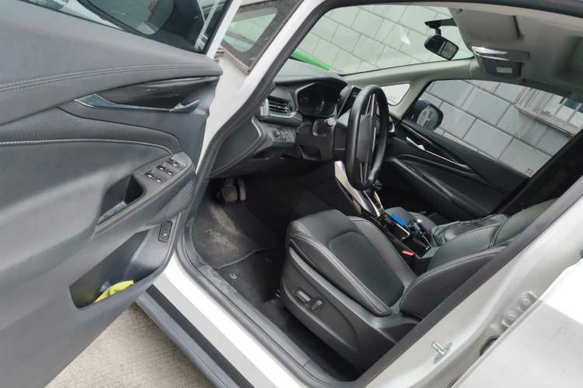 Used SAIC MAXUS EUNIQ 5 2020 1.3T PLUG-IN Luxury Edition Interior 3
