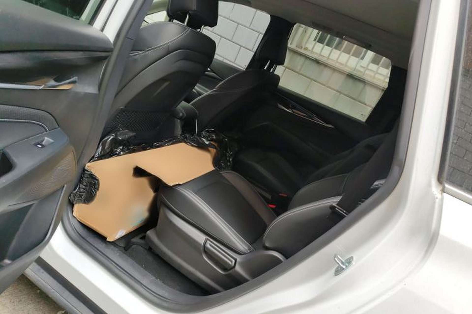 Used SAIC MAXUS EUNIQ 5 2020 1.3T PLUG-IN Luxury Edition Interior 4