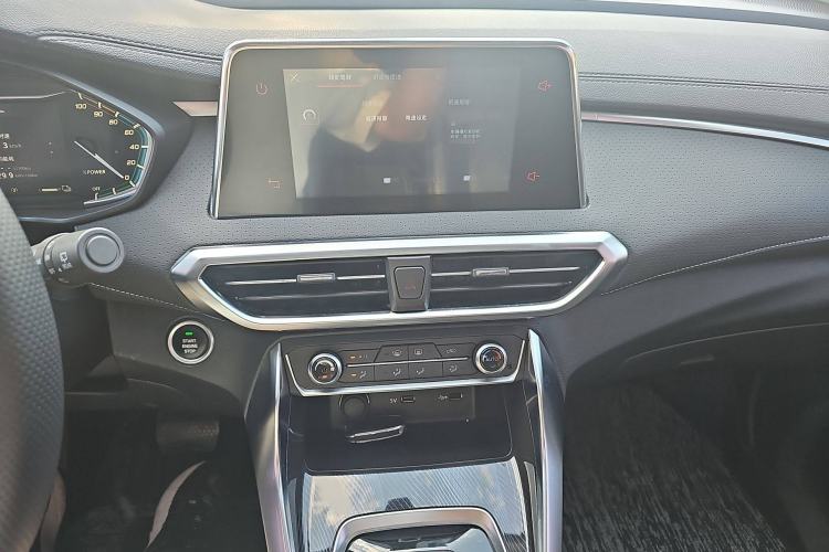 Used SAIC MAXUS EUNIQ 5 2020 1.3T PLUG-IN Elite Edition Interior 5