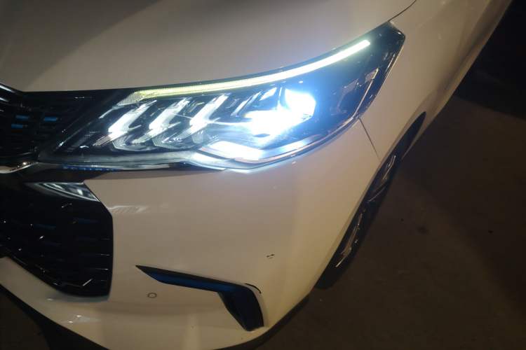 Used SAIC MAXUS EUNIQ 5 2020 1.3T PLUG-IN Luxury Edition Left Front Headlight