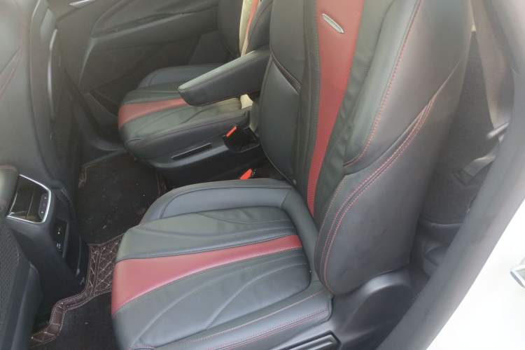 Used SAIC MAXUS EUNIQ 5 2020 1.3T PLUG-IN Luxury Edition Left Rear Seat