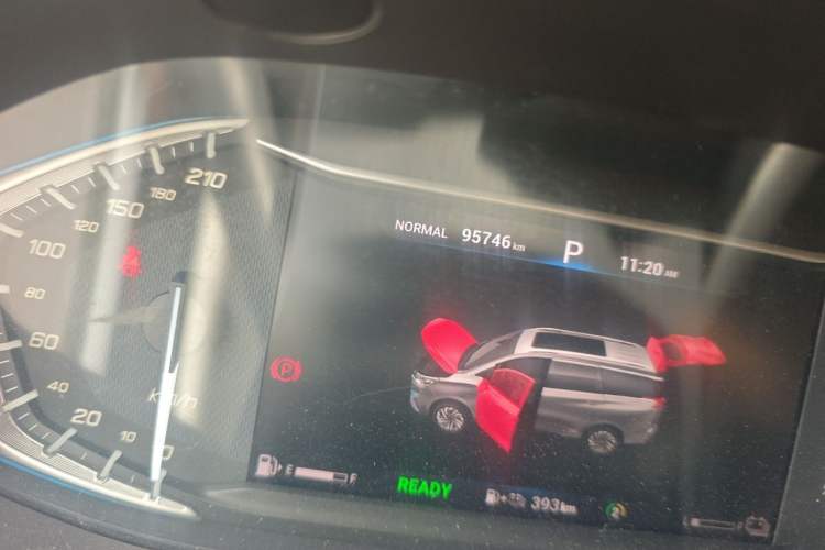 Used SAIC MAXUS EUNIQ 5 2020 1.3T PLUG-IN Elite Edition Odometer Close Up
