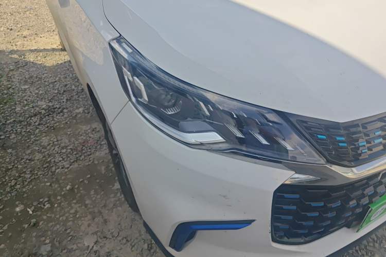 Used SAIC MAXUS EUNIQ 5 2020 1.3T PLUG-IN Elite Edition Right Front Headlight