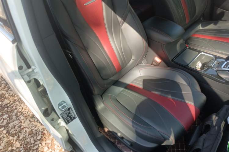 Used SAIC MAXUS EUNIQ 5 2020 1.3T PLUG-IN Luxury Edition Right Front Seat