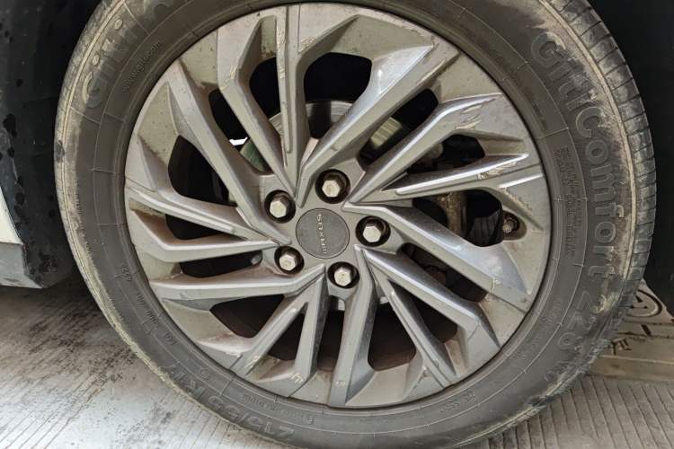 Used SAIC MAXUS EUNIQ 5 2020 1.3T PLUG-IN Luxury Edition Right Front Wheel Hub