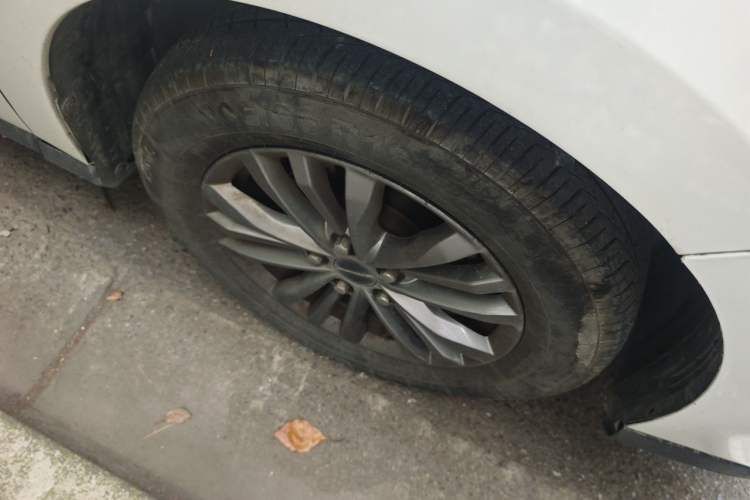Used SAIC MAXUS EUNIQ 5 2020 1.3T PLUG-IN Elite Edition Right Front Wheel Hub