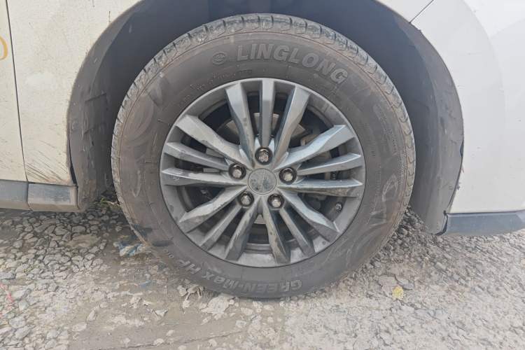 Used SAIC MAXUS EUNIQ 5 2020 1.3T PLUG-IN Elite Edition Right Front Wheel Hub