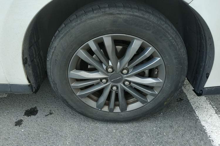 Used SAIC MAXUS EUNIQ 5 2020 1.3T PLUG-IN Elite Edition Right Front Wheel Hub