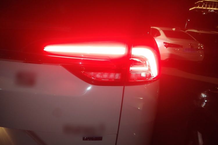 Used SAIC MAXUS EUNIQ 5 2020 1.3T PLUG-IN Luxury Edition Right Rear Taillight