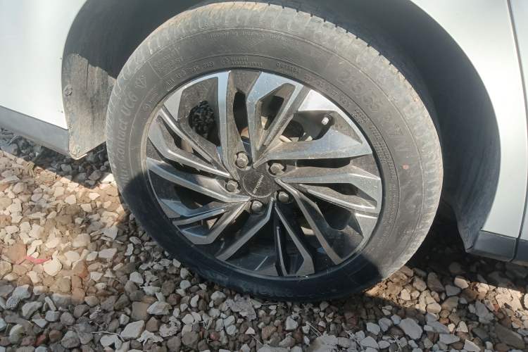 Used SAIC MAXUS EUNIQ 5 2020 1.3T PLUG-IN Luxury Edition Right Rear Wheel Hub