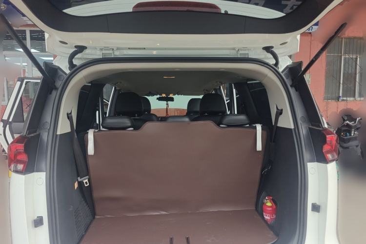 Used SAIC MAXUS EUNIQ 5 2020 Classic Edition 7 Seats Trunk