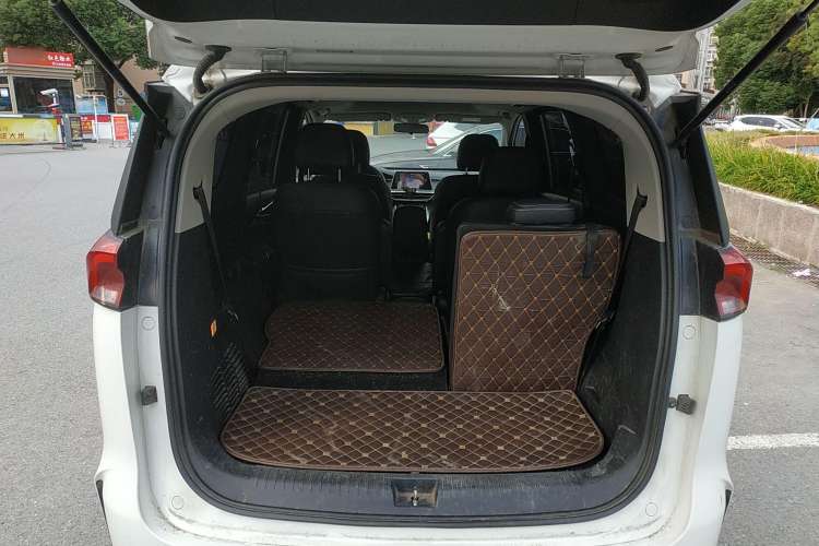 Used SAIC MAXUS EUNIQ 5 2020 1.3T PLUG-IN Elite Edition Trunk
