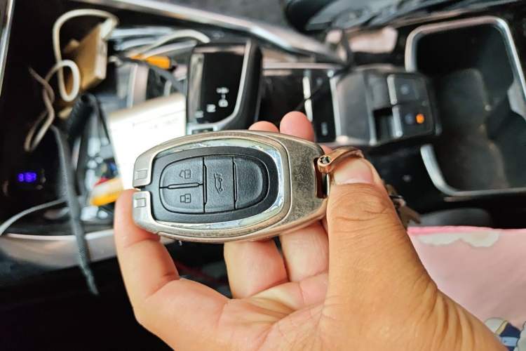 Used SAIC MAXUS EUNIQ 5 2020 1.3T PLUG-IN Luxury Edition Vehicle Key