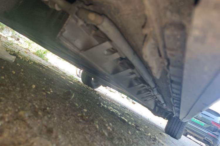 Used SAIC MAXUS EUNIQ 5 2022 Elite Edition Six-Seater Chassis Front Left