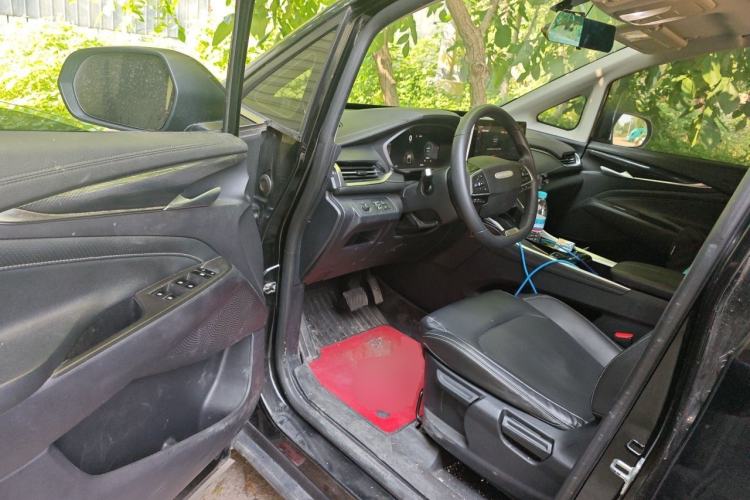 Used SAIC MAXUS EUNIQ 5 2022 Elite Edition Six-Seater Driver Seat
