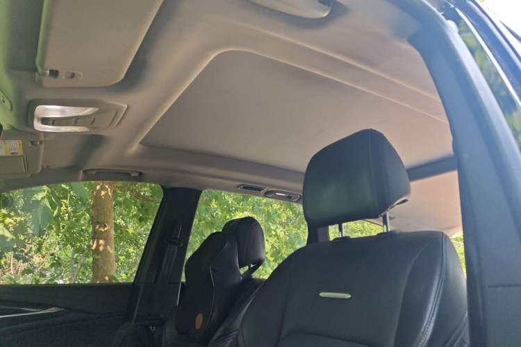 Used SAIC MAXUS EUNIQ 5 2022 Elite Edition Six-Seater Headliner