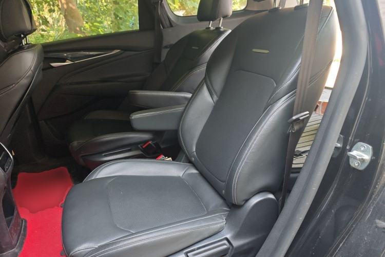 Used SAIC MAXUS EUNIQ 5 2022 Elite Edition Six-Seater Left Rear Seat